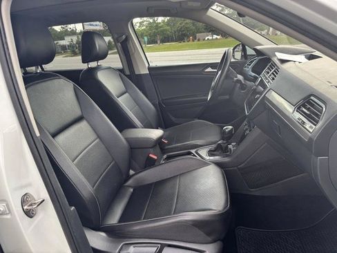 Used 2021 Volkswagen Tiguan SEL FWD image 17