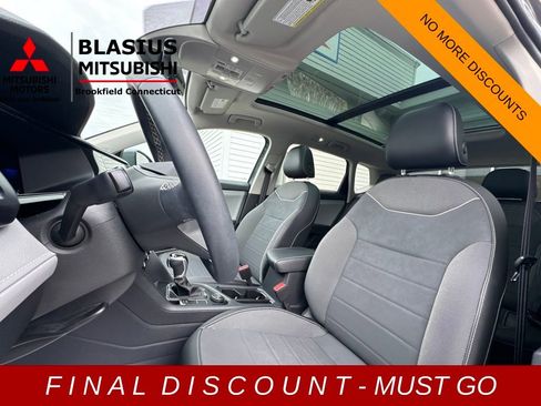 Used 2023 Volkswagen Taos SE image 12