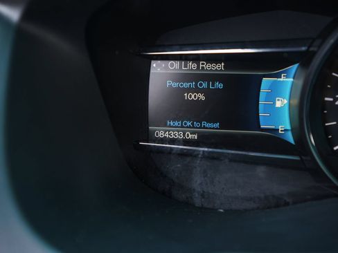 Used 2016 Ford Explorer XLT w/ Equipment Group 202A AWD/4WD image 21
