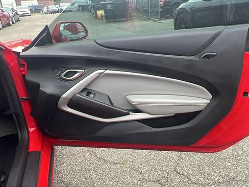 Used 2020 Chevrolet Camaro LT image 27