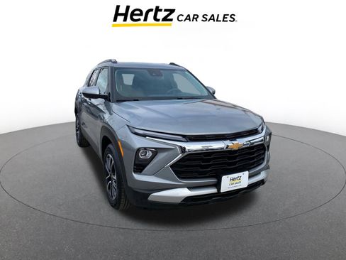 Used 2025 Chevrolet TrailBlazer LT image 1