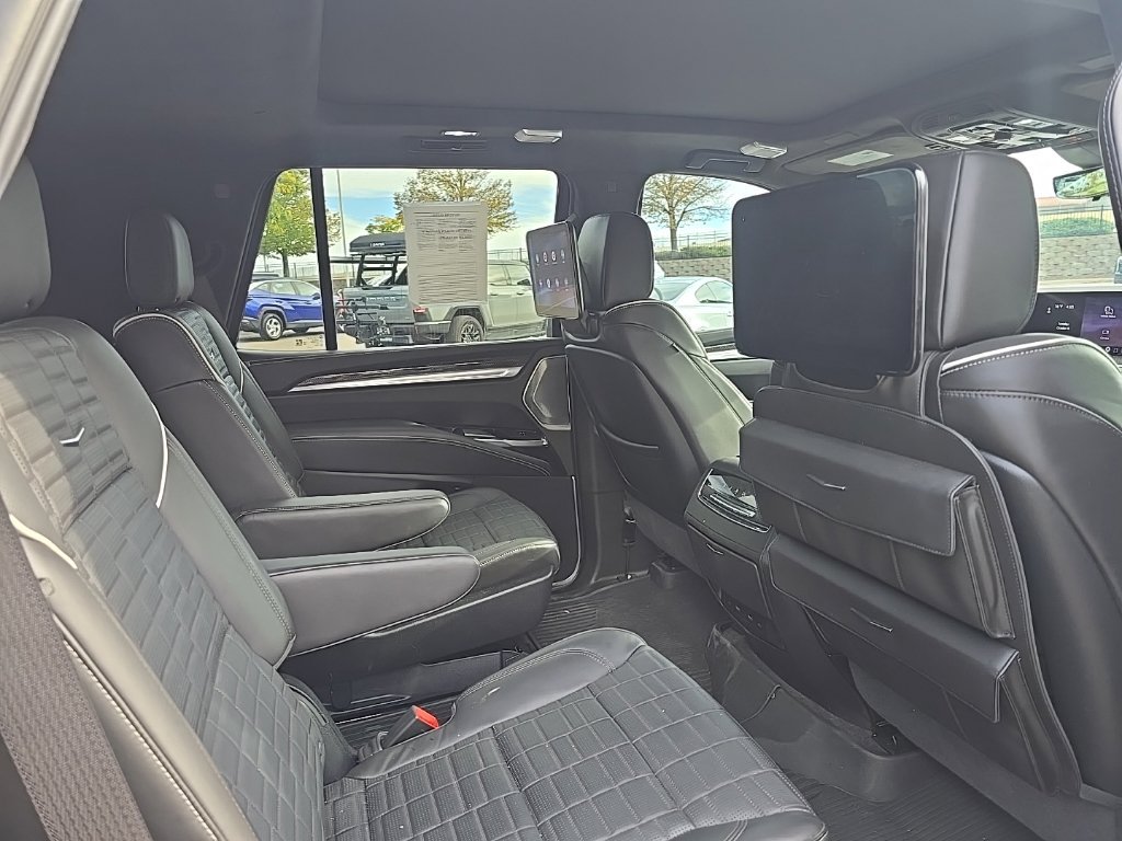 Used 2025 Cadillac Escalade V w/ LPO, ONYX Package AWD/4WD image 11