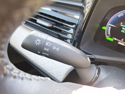 Used 2025 Toyota Camry XLE image 23