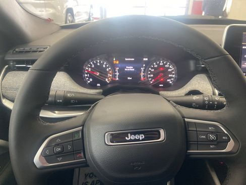 New 2026 Jeep Compass Latitude image 22