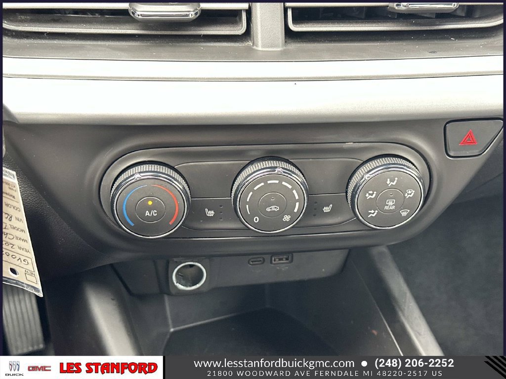 Used 2024 Chevrolet Trax RS FWD image 30