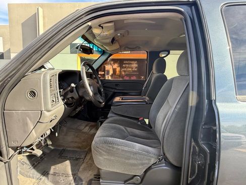 Used 2004 Chevrolet Silverado 2500 LS w/ Skid Plate Package image 7
