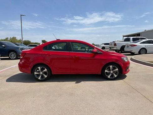 Used 2020 Chevrolet Sonic Premier FWD image 4