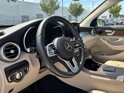 Used 2020 Mercedes-Benz GLC 300 4MATIC image 17