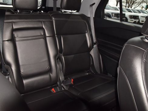 Used 2023 Ford Explorer XLT w/ Equipment Group 202A image 22