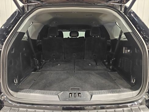 Used 2023 Ford Explorer XLT w/ Equipment Group 202A AWD/4WD image 32