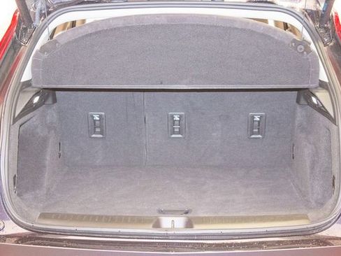 Used 2023 Cadillac XT4 Luxury w/ Cold Weather Package image 14