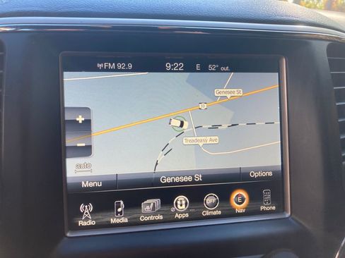 Used 2017 Jeep Grand Cherokee Limited image 23