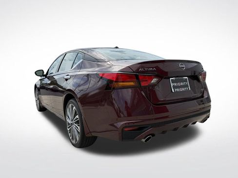 Used 2024 Nissan Altima 2.5 SL AWD/4WD image 2