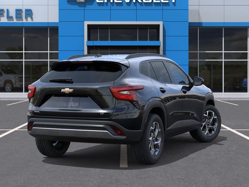 New 2026 Chevrolet Trax LT w/ Driver Confidence Package FWD image 4