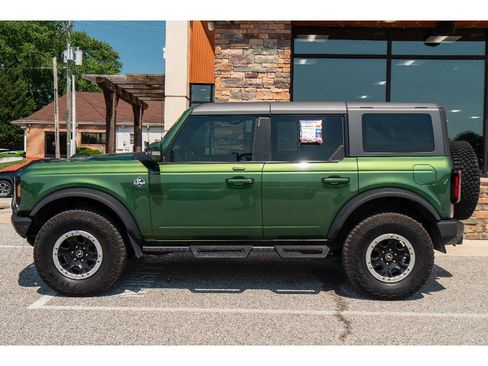 Used 2023 Ford Bronco Outer Banks w/ Sasquatch Package AWD/4WD image 6