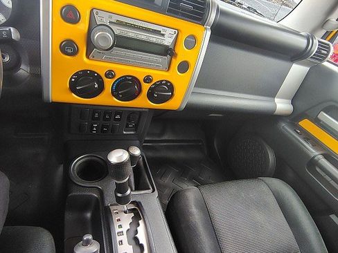 Used 2007 Toyota FJ Cruiser 4WD image 17