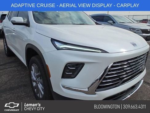 Used 2025 Buick Enclave Preferred image 1