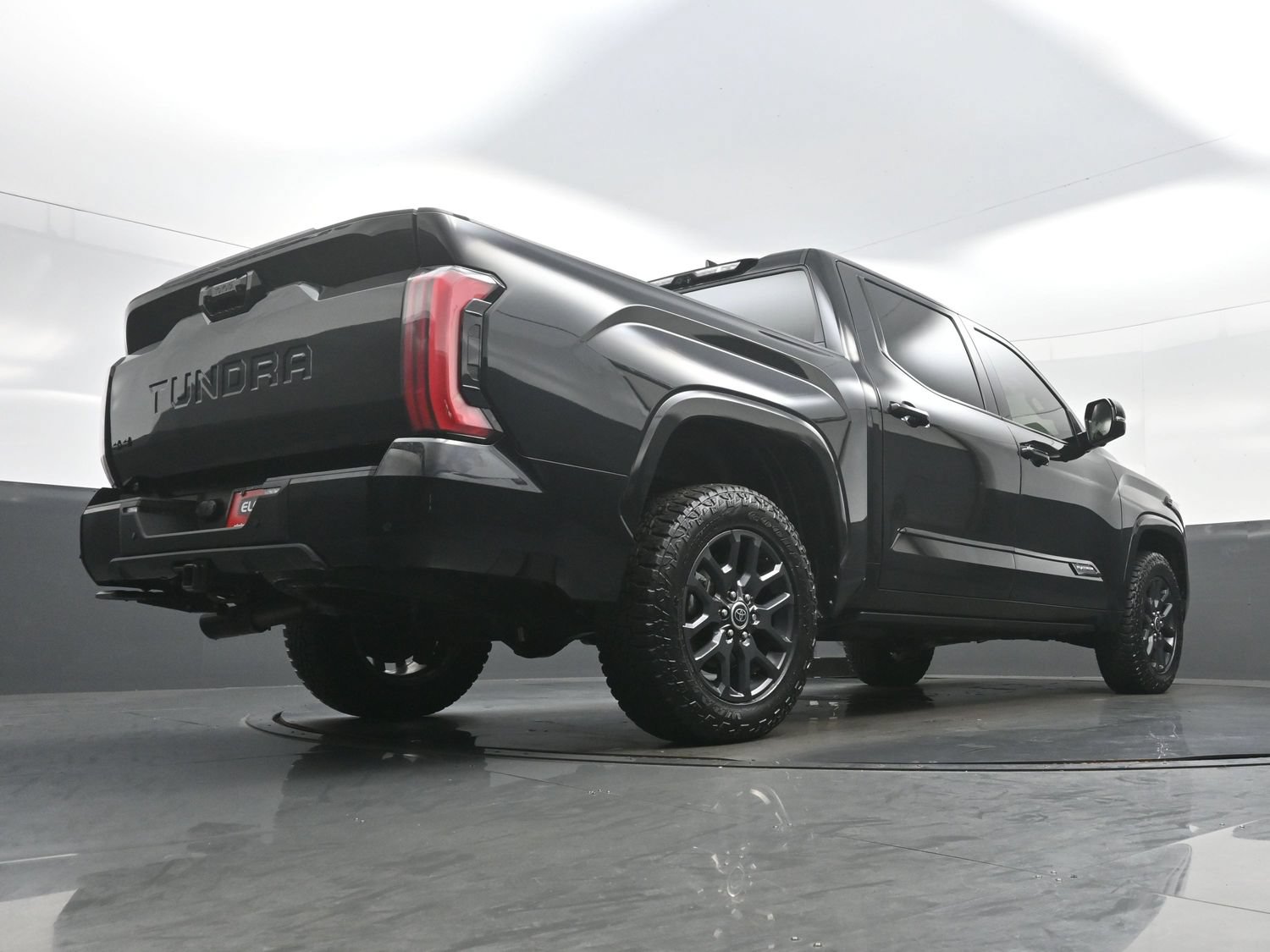 Used 2023 Toyota Tundra Platinum AWD/4WD image 33