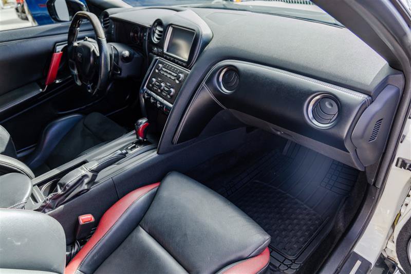 Used 2015 Nissan GT-R Black Edition AWD/4WD image 33