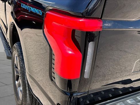 Used 2025 Ford F150 Lightning Flash AWD/4WD image 26