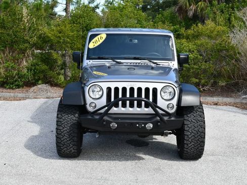 Used 2016 Jeep Wrangler Unlimited Rubicon w/ Connectivity Group AWD/4WD image 36
