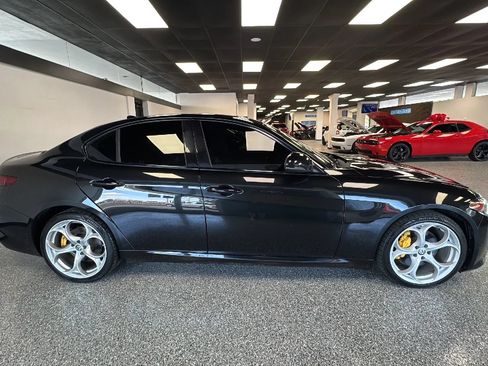 Used 2018 Alfa Romeo Giulia Ti Sport w/ Quick Order Package 22S Sport AWD/4WD image 6