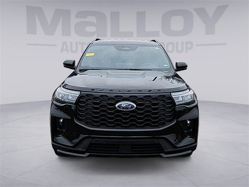 Used 2025 Ford Explorer ST-Line image 8