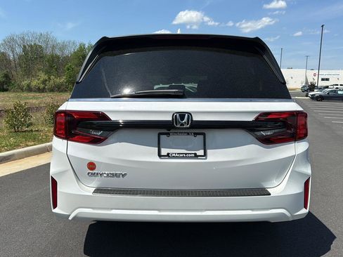 Used 2026 Honda Odyssey EX-L image 2