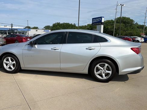 Used 2018 Chevrolet Malibu LS FWD image 9