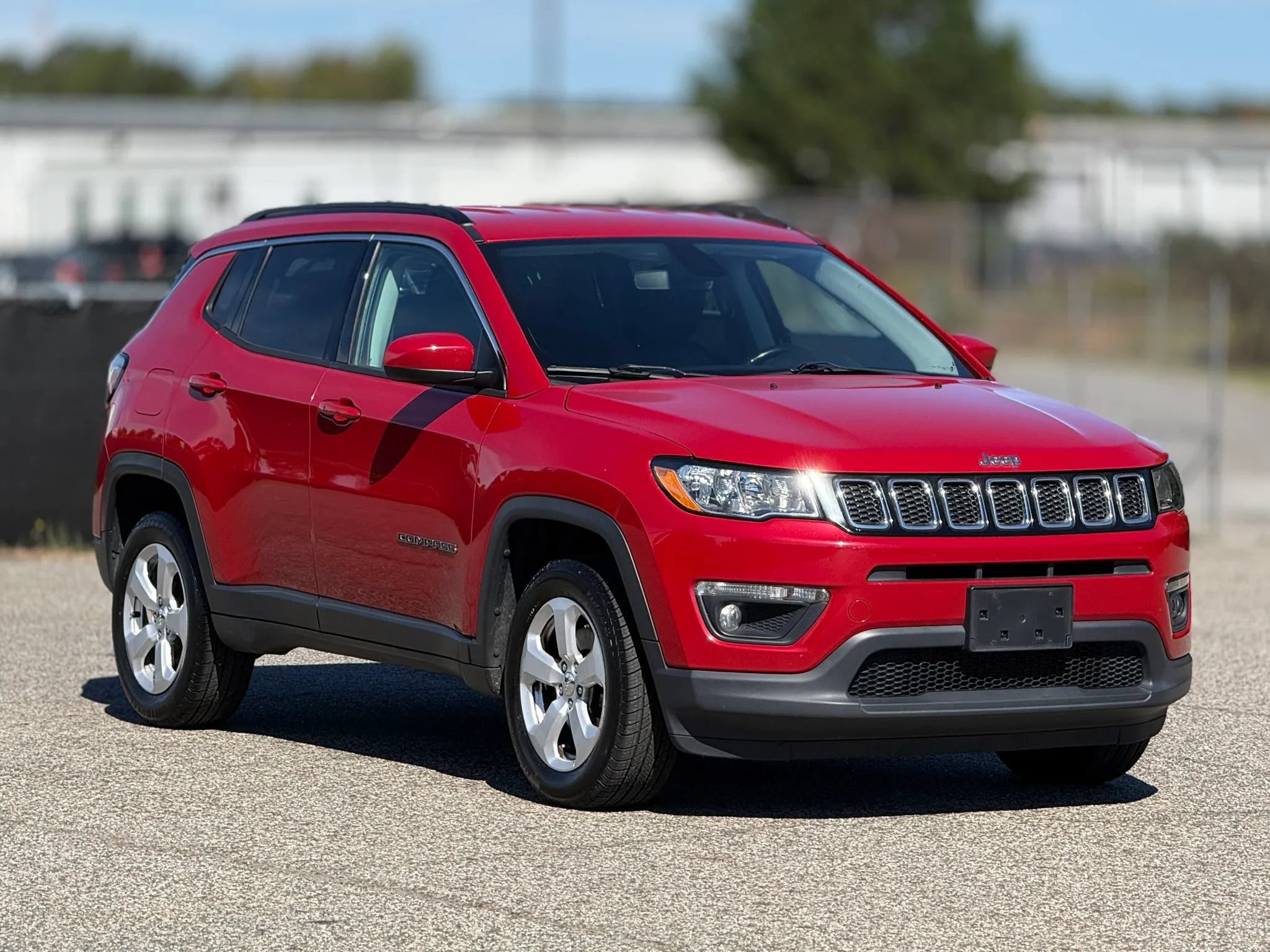 Used 2020 Jeep Compass Latitude w/ Cold Weather Group AWD/4WD image 1