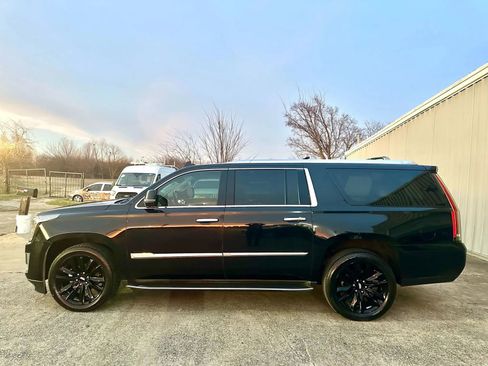 Used 2016 Cadillac Escalade ESV Luxury image 5