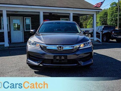 Used 2017 Honda Accord LX image 11