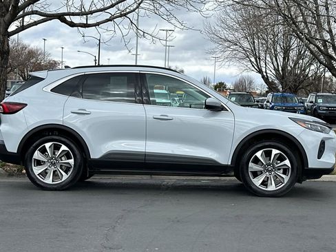 Certified 2025 Ford Escape Platinum image 8