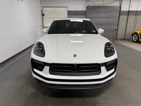 Used 2023 Porsche Macan image 3