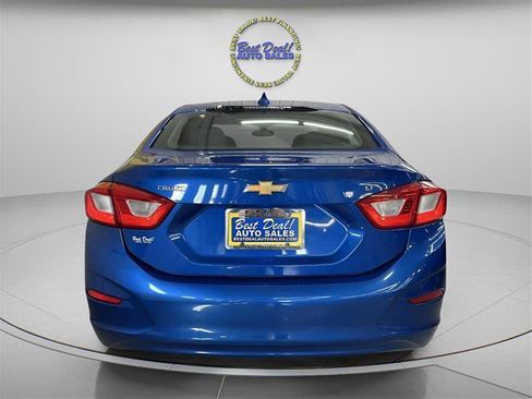 Used 2016 Chevrolet Cruze LT w/ Convenience Package FWD image 4