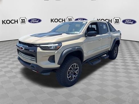 Used 2023 Chevrolet Colorado ZR2 w/ ZR2 Convenience Package III AWD/4WD image 3