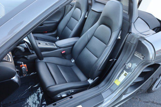 Used 2017 Porsche 718 Boxster RWD image 26