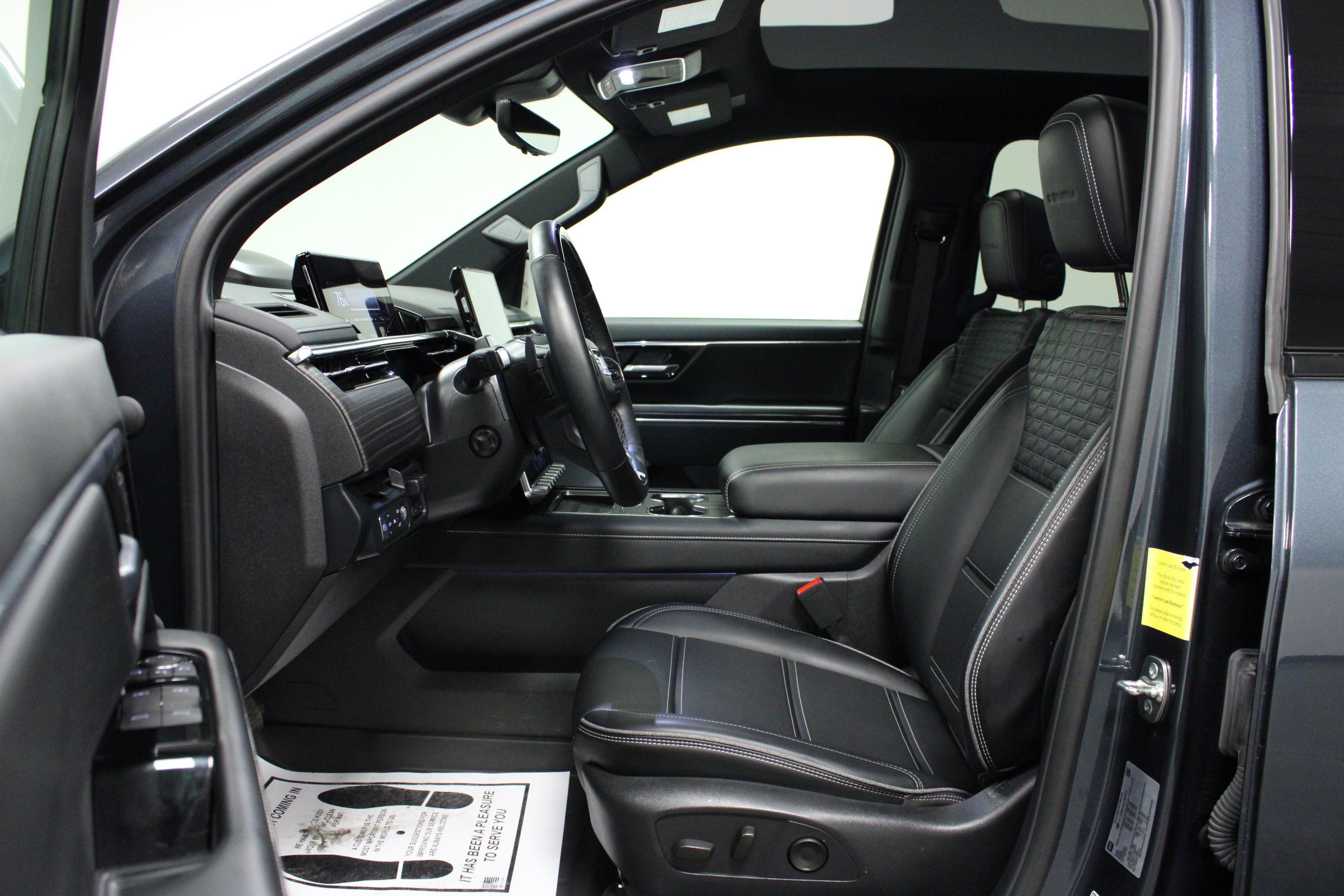 Used 2025 GMC Sierra EV Denali AWD/4WD image 12