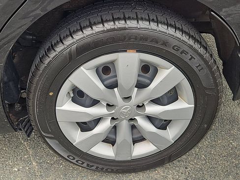 Used 2015 Toyota Corolla LE FWD image 7