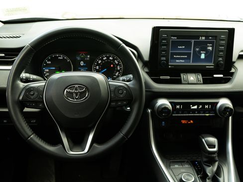 Used 2022 Toyota RAV4 XLE Premium image 26