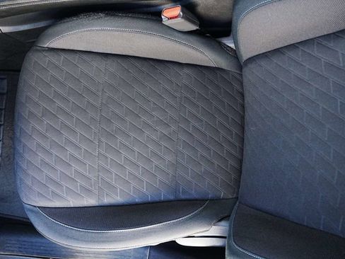 Used 2024 Nissan Kicks SV image 9