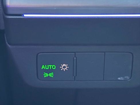 Certified 2023 Audi Q4 e-tron Premium Plus w/ Premium Plus RWD image 31