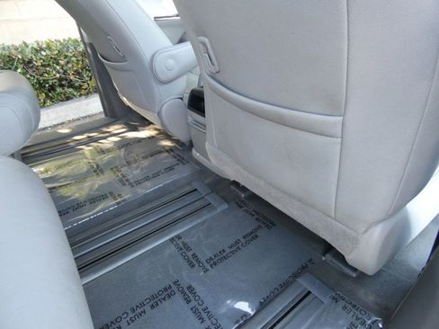 Used 2017 Toyota Sienna XLE image 40