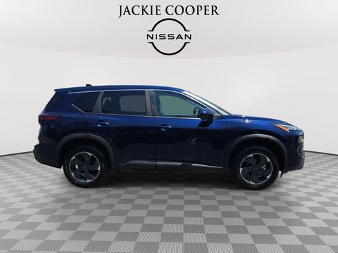 Used 2025 Nissan Rogue SV FWD image 4