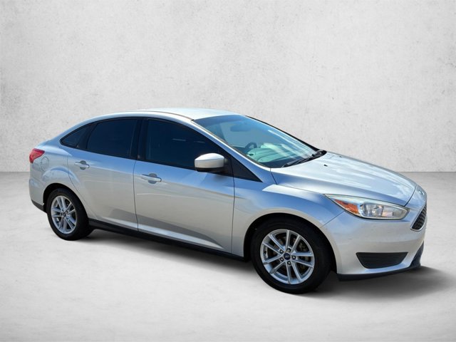 Used 2018 Ford Focus SE FWD image 3