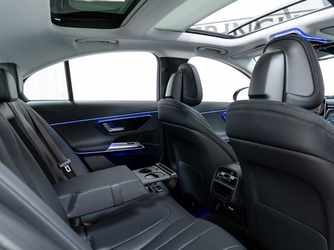 New 2026 Mercedes-Benz E 350 4MATIC Sedan image 23