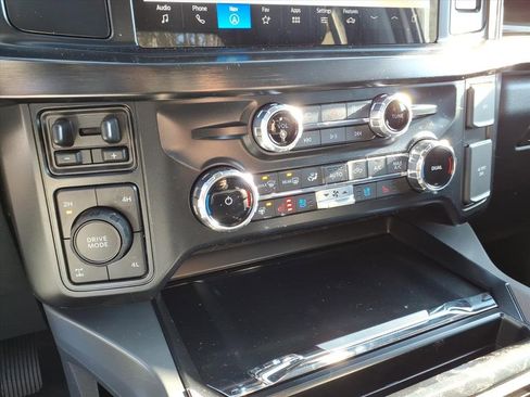 New 2026 Ford F250 Lariat w/ Black Appearance Package image 24