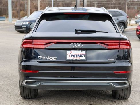Used 2021 Audi Q8 Premium w/ Convenience Package image 4