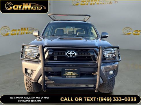 Used 2015 Toyota Tacoma PreRunner w/ TRD Sport Package image 2