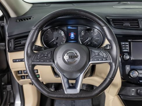 Used 2017 Nissan Rogue SL image 30